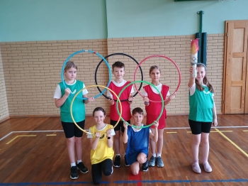 koła i znicz olimpijski