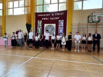 Klasa 7b.jpeg
