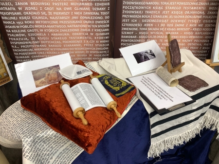''Historia Biblii'' w Centrum Wiedzy