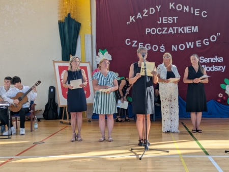 UROCZYSTE POŻEGNANIE ÓSMOKLASISTÓW