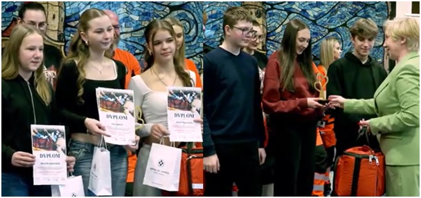 OJ BOLI, OJ BOLI! CO ROBIĆ? CO ROBIĆ?