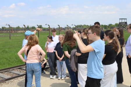 Ósmoklasiści odwiedzili Auschwitz
