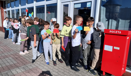 LUDZIE LISTY PISZĄ…